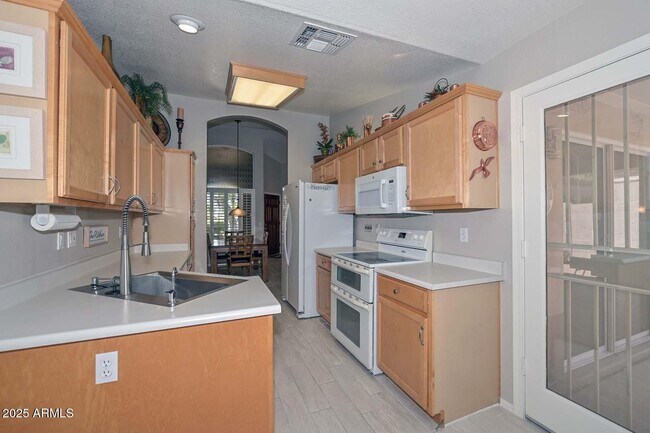 Foto del edificio - 19405 N 83rd Dr