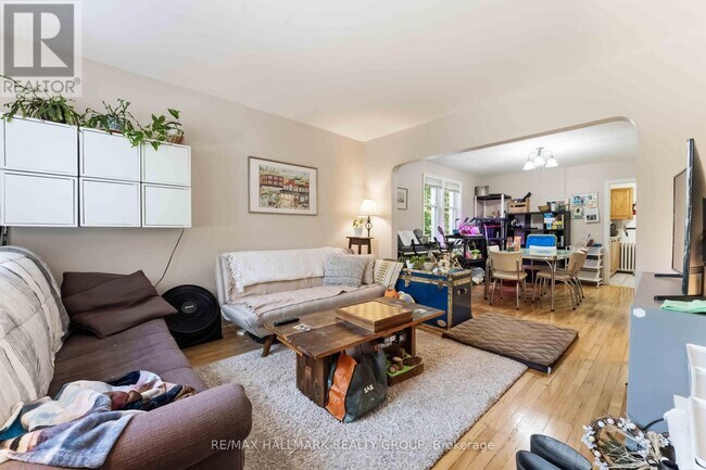 Photo du bâtiment - 1079 N River Rd