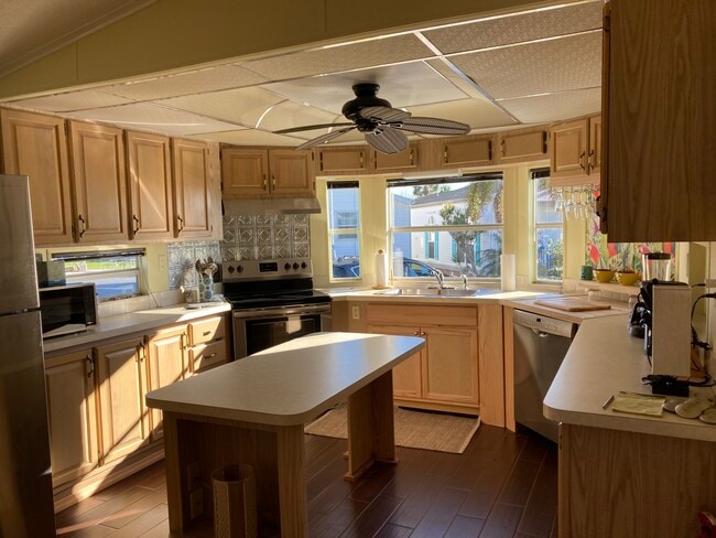 Building Photo - 2078 Nettles Blvd