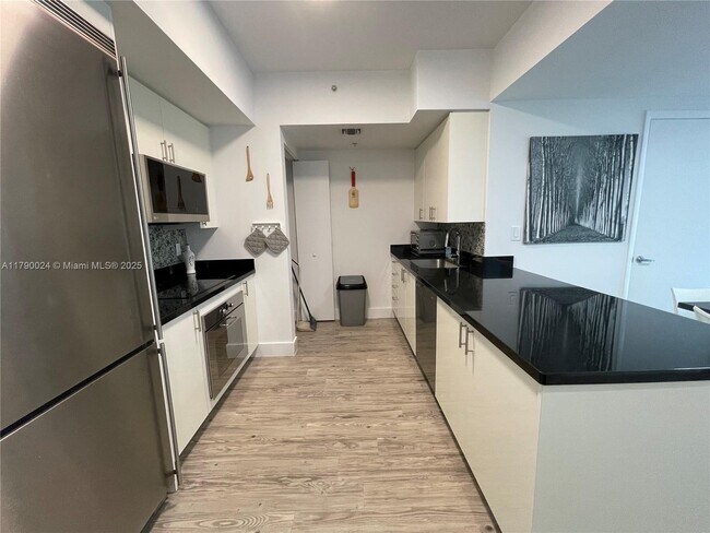 Foto del edificio - 92 SW 3rd St