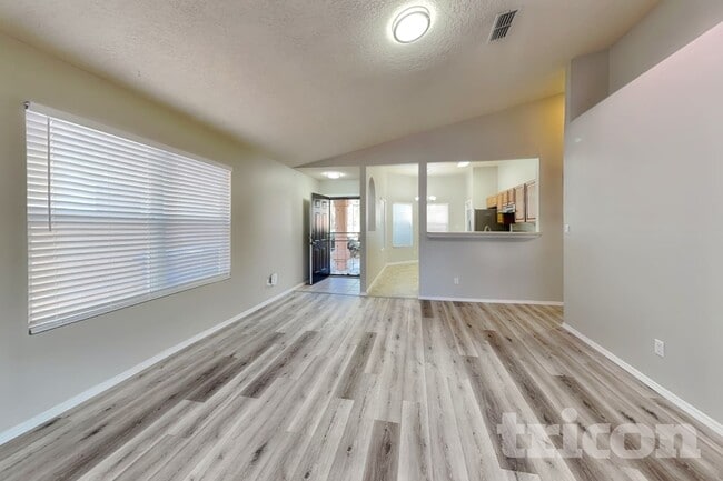Foto del edificio - 6709 La Rocca Rd NW