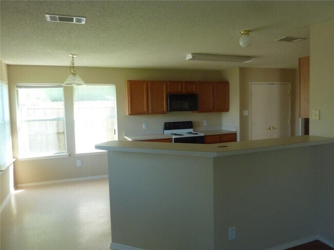 Building Photo - 301 Longshore Dr