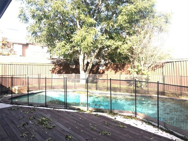Building Photo - 2615 Appledale Ln