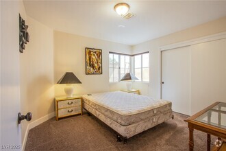 Building Photo - 8832 Villa Ridge Dr