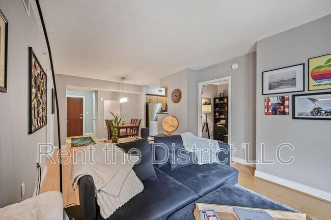 Building Photo - 915 E St NW