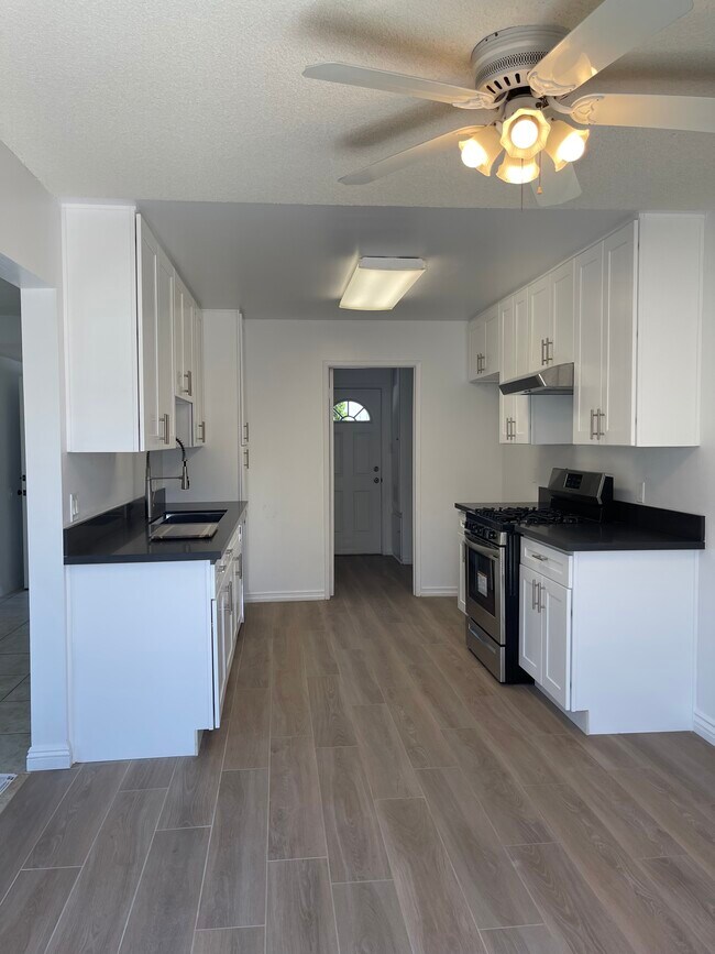 25100 Feijoa Ave Unit 3, Lomita, CA 90717 Condo for Rent in Lomita