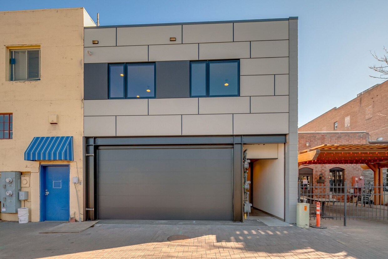 Foto principal - Four S Properties - 445 SW 6th St