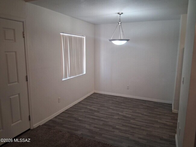 Foto del edificio - 806 S Langley Ave
