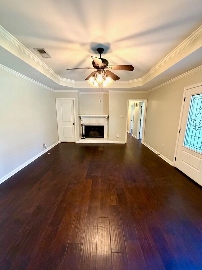 Building Photo - 18277 Autumn View Dr