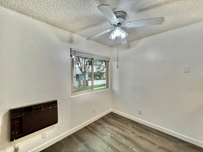 Building Photo - Newly remodeled 1B/1BA condo w/ reserved p...
