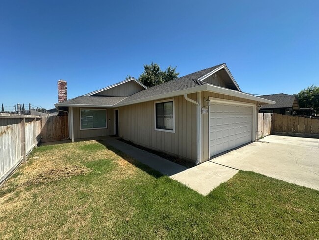 Building Photo - Beautiful Single Story Home Ready To Be Ca...