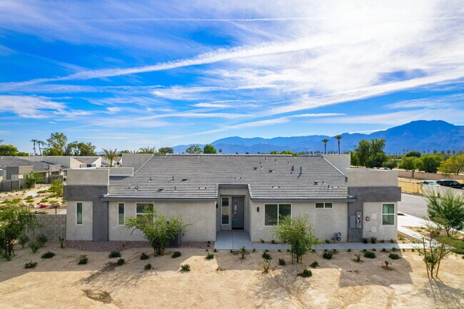 Building Photo - 49236 Cochran Dr