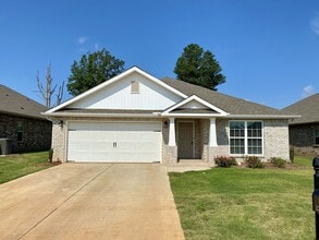 Building Photo - 12869 Tallulah Dr