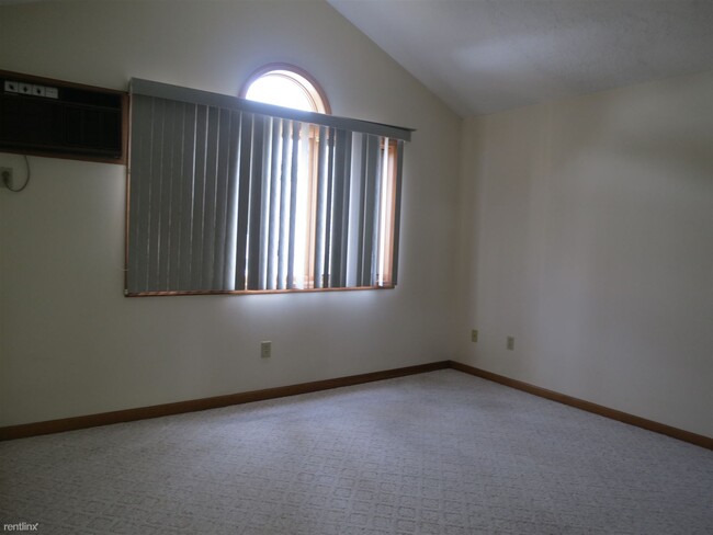 Foto del edificio - 3 br, 1.5 bath Condo - 49D Eastbrook Hts