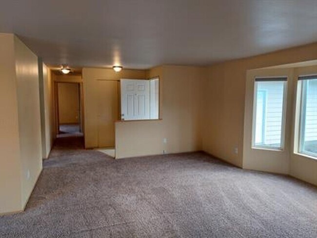 Building Photo - Lovely 3-Bedroom Home in Mount Vernon