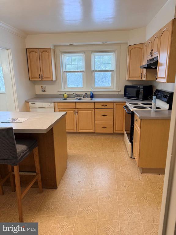 Foto del edificio - 604 S Main St