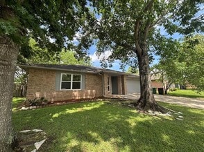 Building Photo - 227 Shiloh Dr