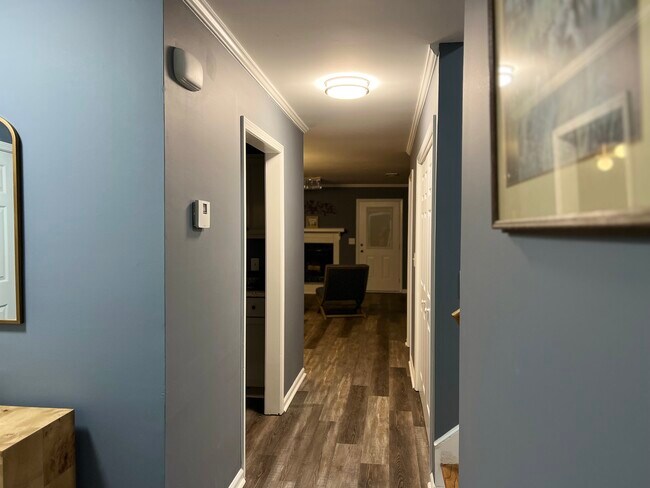 Foto del edificio - 120 Westbury Ct
