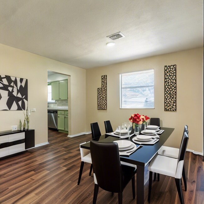 Building Photo - 205 Lux Dr