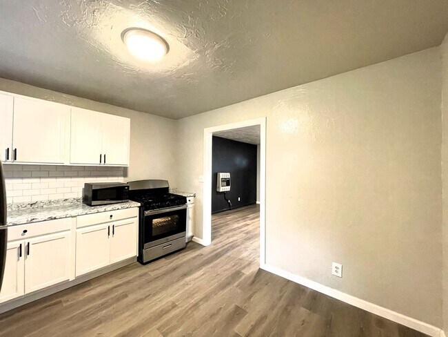 Foto del edificio - Lovely Recently Renovated Home in OKC! HAL...