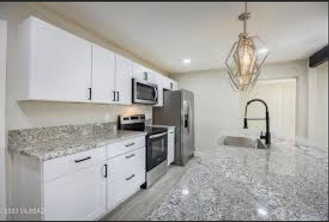 Foto del edificio - 2714 E 21st St