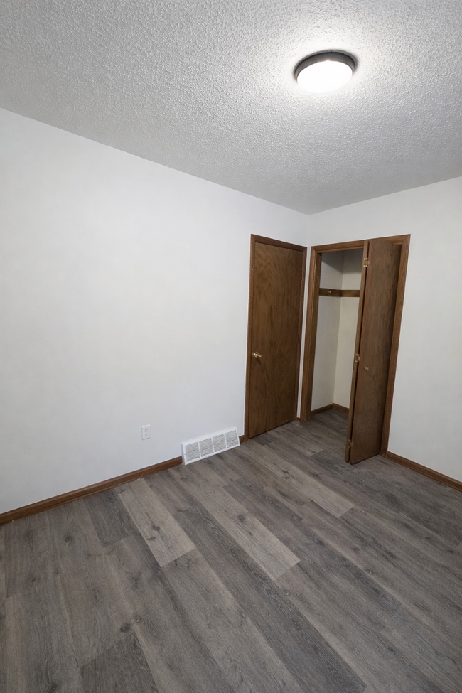 Building Photo - 710 Genrich St