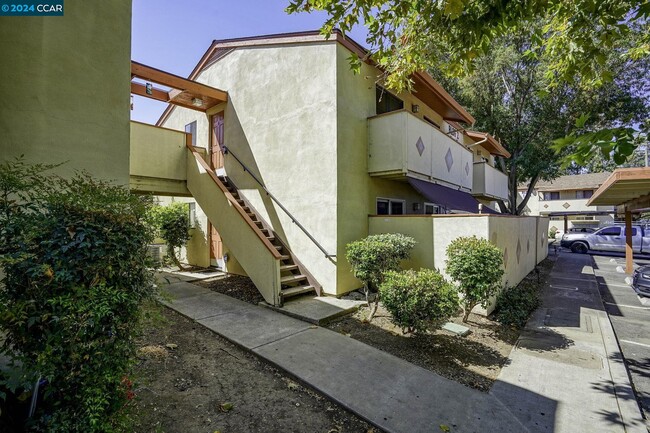 Building Photo - 2520 Walters Way