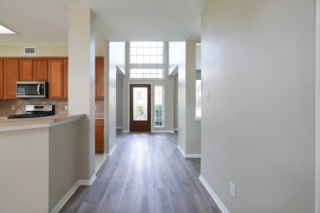 Building Photo - 2739 Honeysuckle Walk
