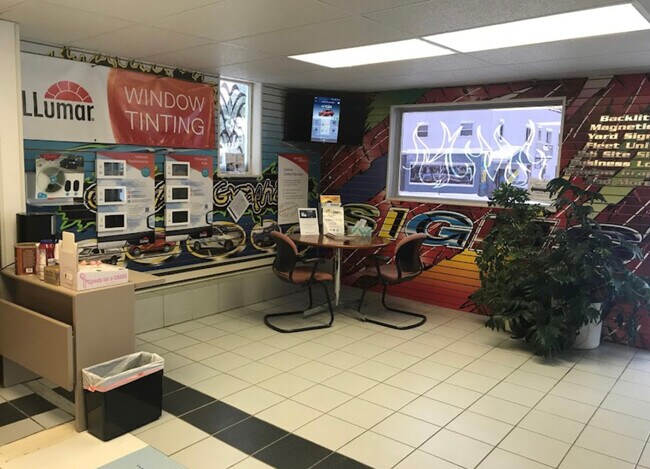 Showroom - 116 N 3rd Ave