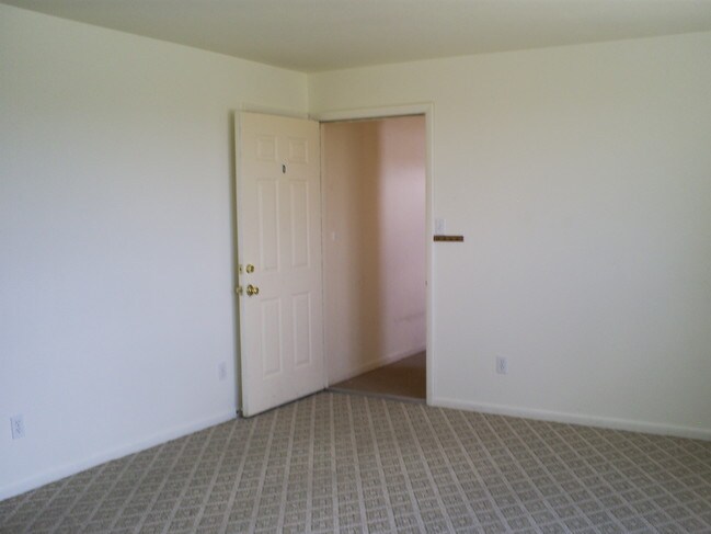 Building Photo - 4407 E Crow Dr