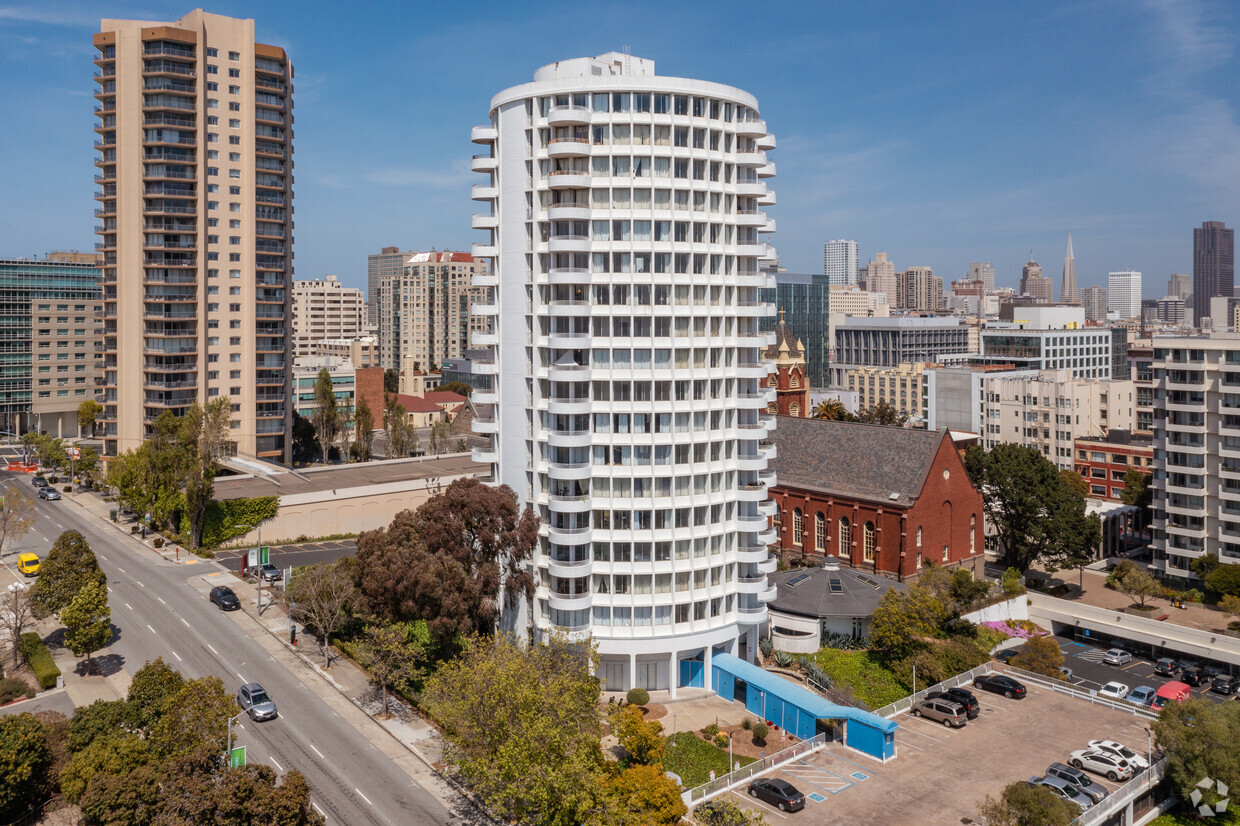 Primary Photo - Carillon Tower