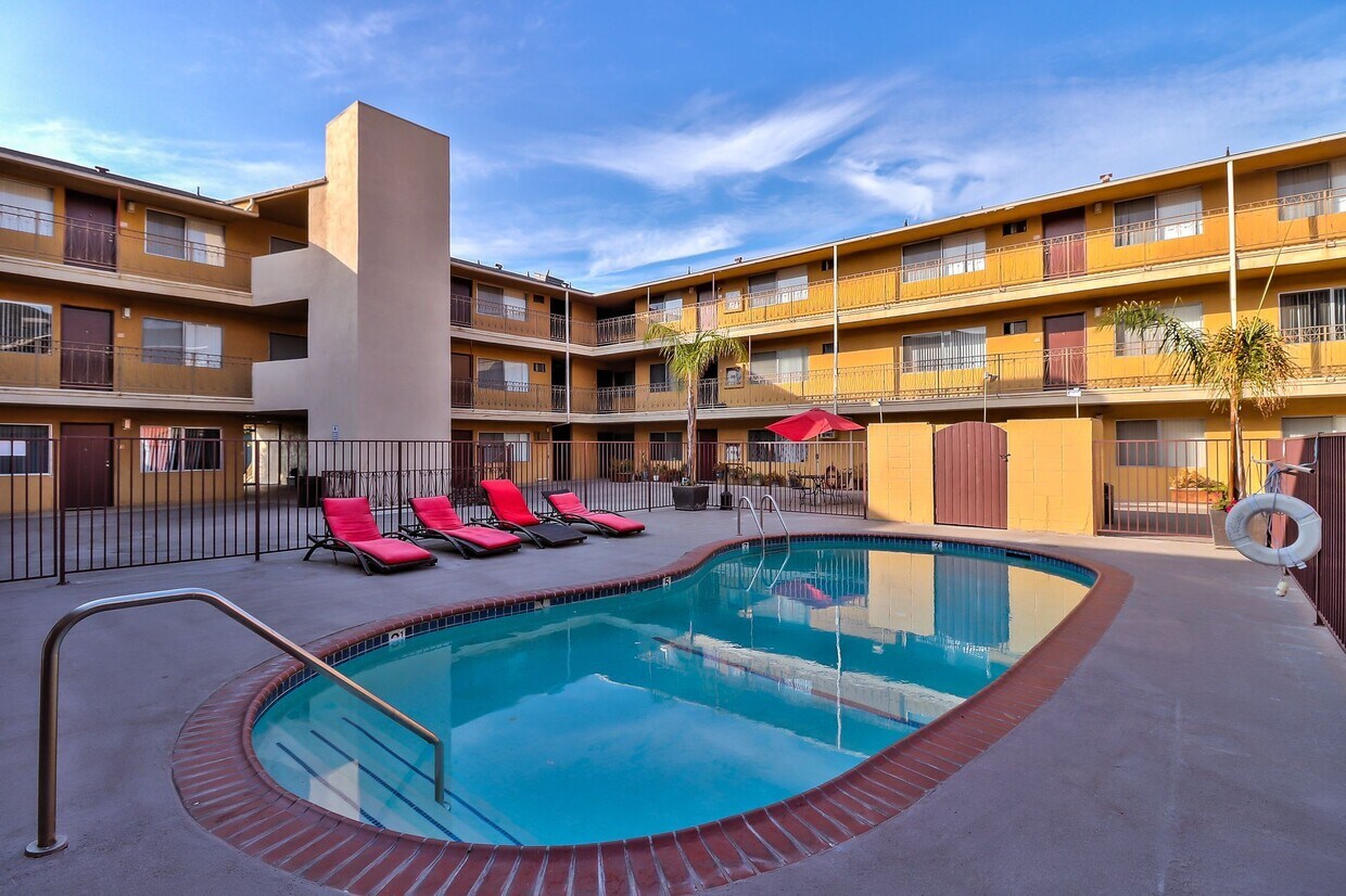 Terraces at Toscana Apartments Sherman Oaks, CA