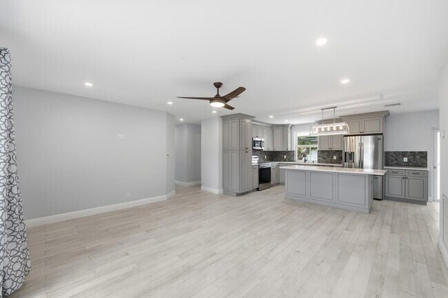 Foto del edificio - 2120 NE 62nd Ct