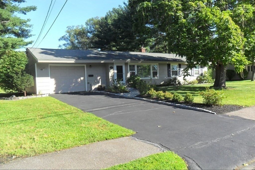 Primary Photo - 10 Cornell Rd