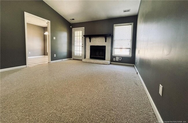 Building Photo - 205 Sparrow Dr