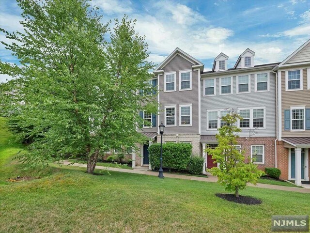 Building Photo - 11 Truman Dr