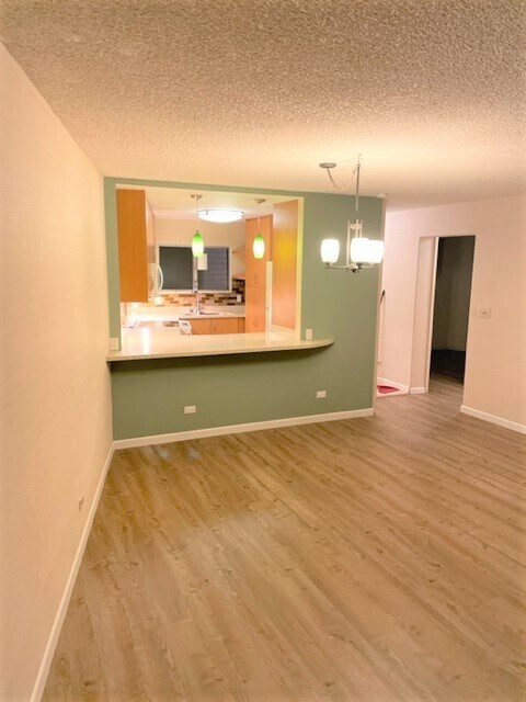 Breakfast nook - 469 Ena Rd
