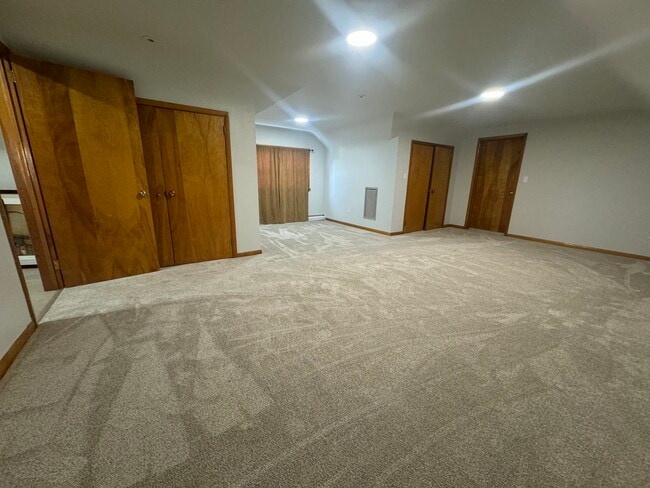 Foto del edificio - 737 Roseland Pl