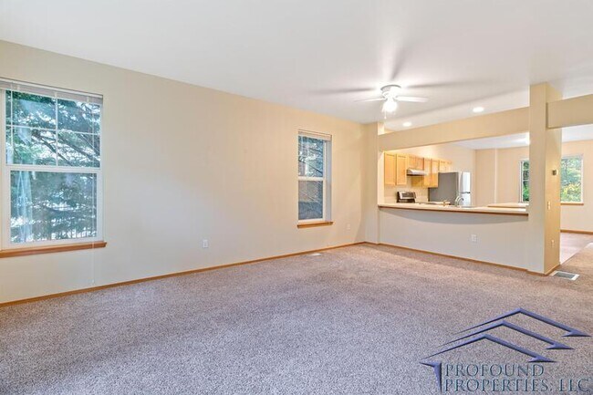 Building Photo - 14750 SW Trout Creek Ln