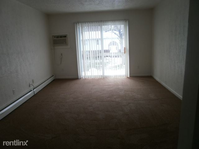 Foto del edificio - 2 br, 1 bath 4plex - 1323 Huntington Ave #3