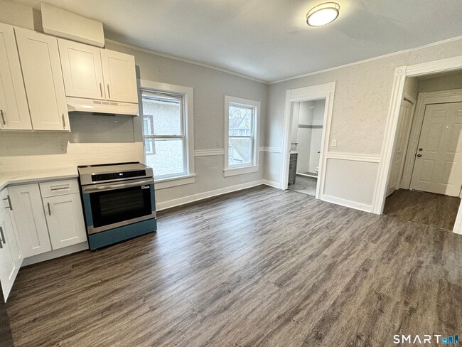 Building Photo - 34 Hanford Ave