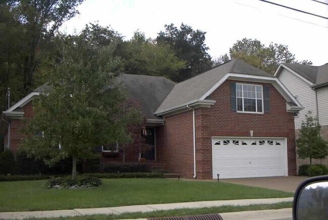 Foto del edificio - 620 Williamsport Court
