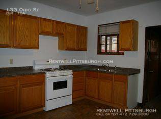 Building Photo - 2 bedroom row single in Mckeesrocks