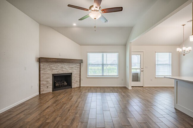 Foto del edificio - Welcome Home! This beautiful 3 bed home in...