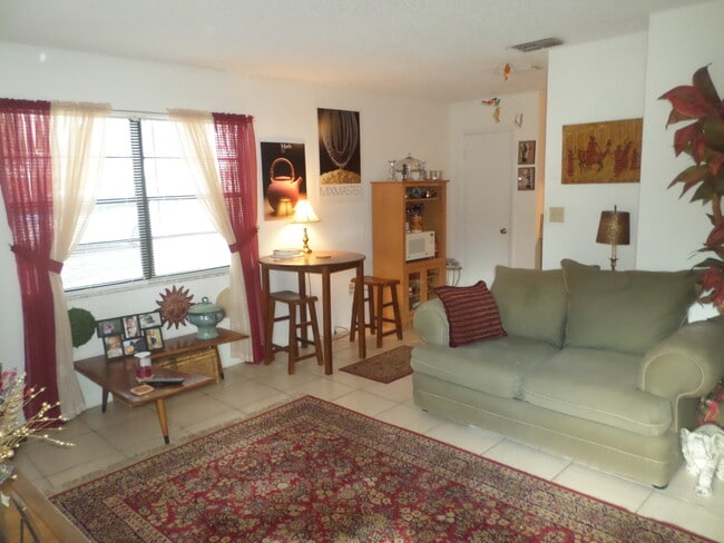 Foto del edificio - 795 N Lake Howard Dr