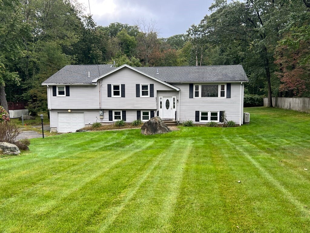 Primary Photo - 631 Stevens St