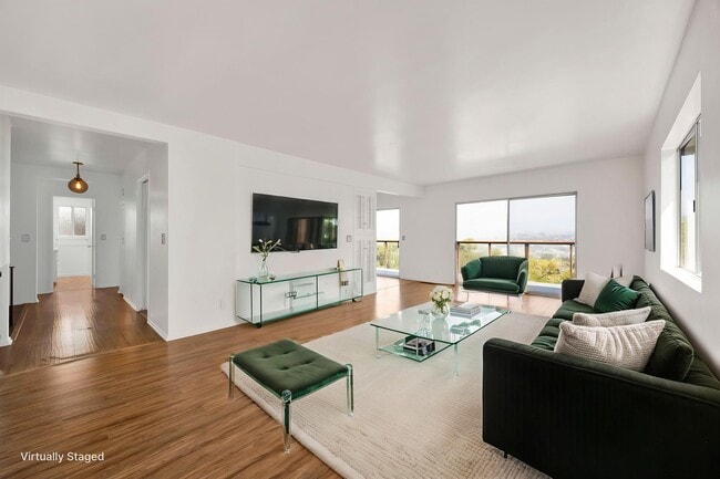 Building Photo - 4439 Palmero Dr