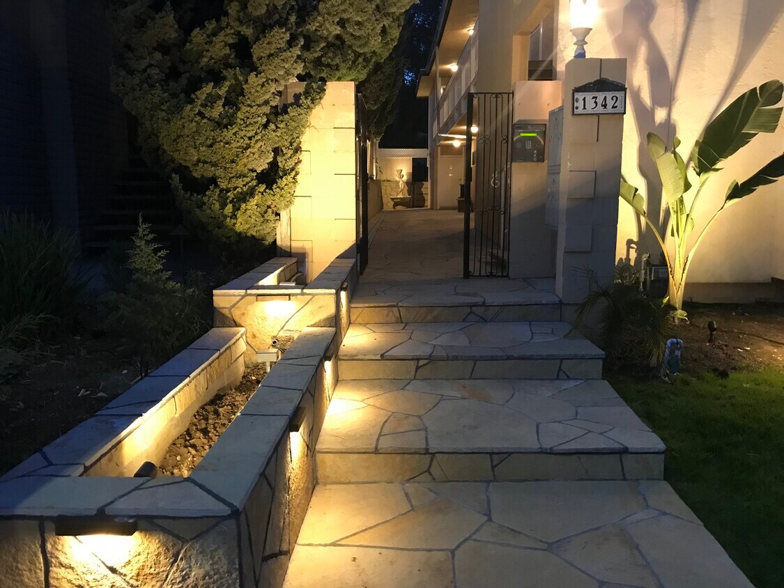 Primary Photo - 1342 Palos Verdes Dr