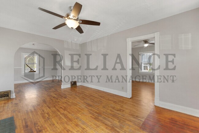 Foto del edificio - 129 N Meridian Ave
