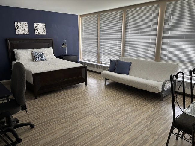 Foto del edificio - 1450 E 55th Pl
